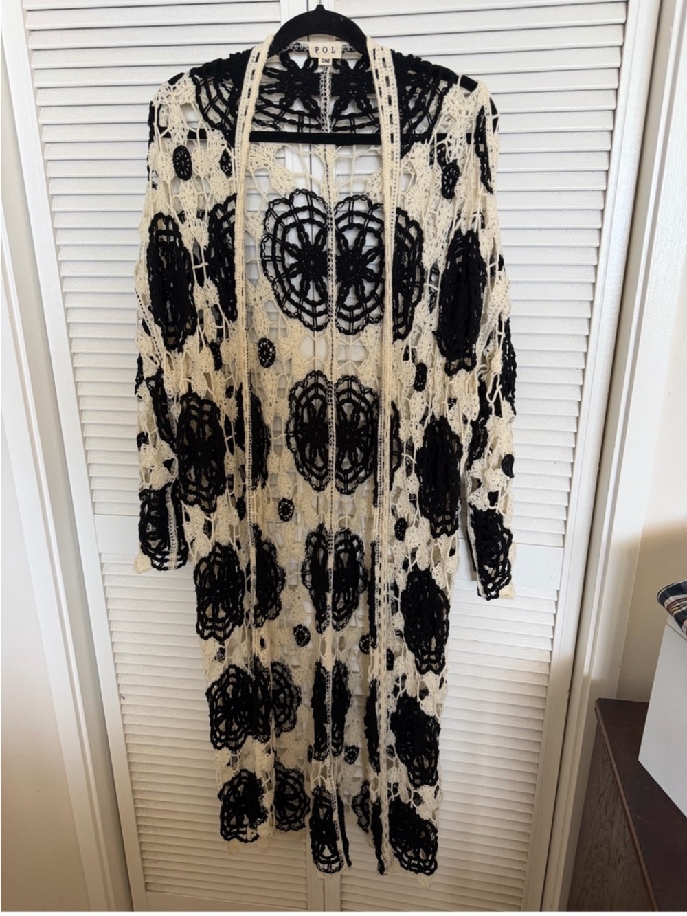 POL Black & Cream Crocheted Floral Open Cardigan Duster